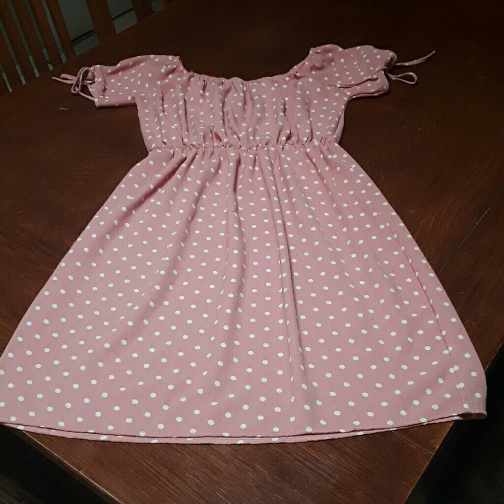 Beutiful pink dress of maternity